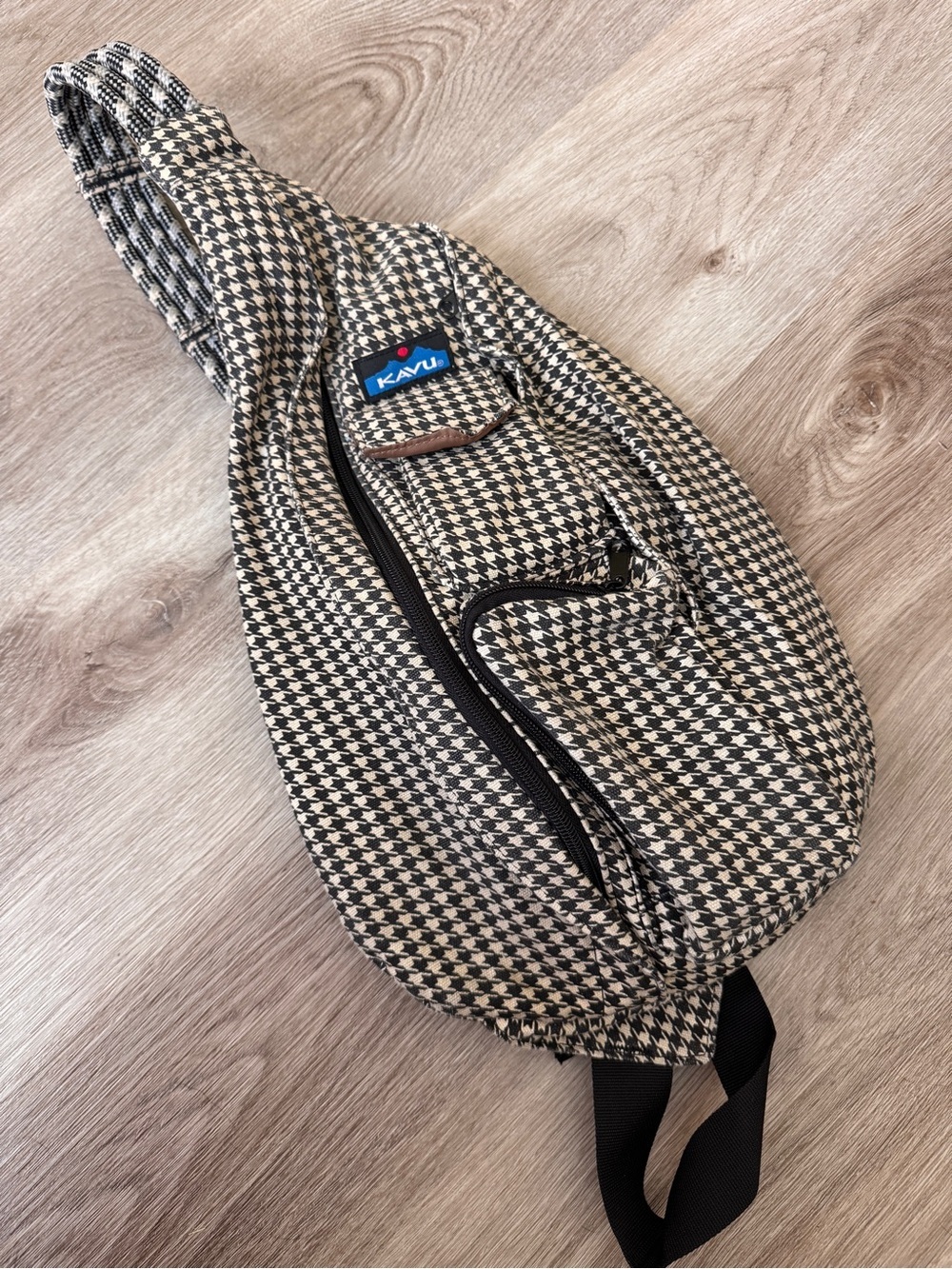 Kavu Houndstooth Rope Sling Bag Purse Black GORP Outdoor
